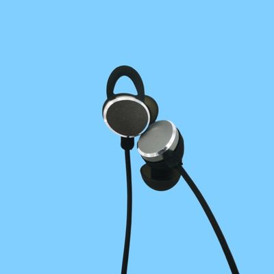 เสียงดังมากเหนือคอนเตอร์ Bluetooth เครื่องช่วยได้ยินจากการสูญเสียการได้ยิน ผู้ผลิตอุปกรณ์การแพทย์
