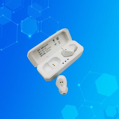 OTC เครื่องช่วยได้ยินที่มองไม่เห็นในลําเลียง 113DB เครื่องช่วยได้ยินที่ซ่อนไว้สําหรับการสูญเสียการได้ยินที่เบา